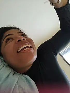 IndiaPozuda_ webcam