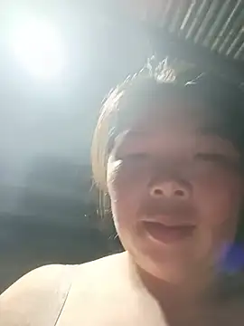 quynhkoolbae webcam