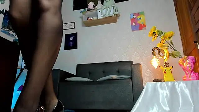 Alaia_Love77 webcam