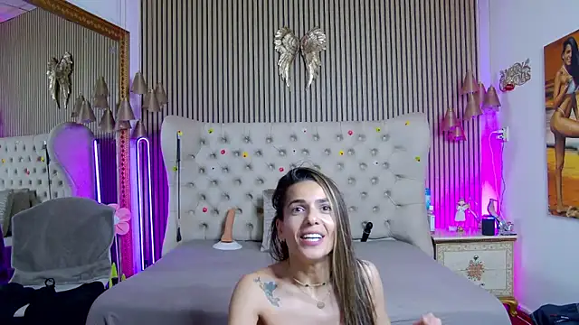 PlayfulShow webcam