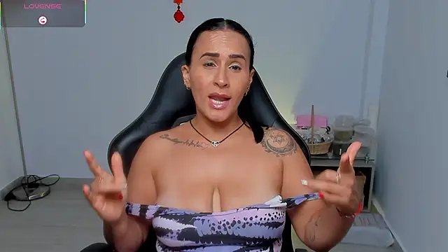 Sara_Charmy webcam