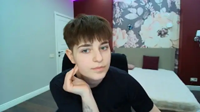 EmiliaYours live sex cam
