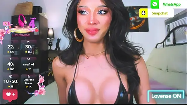 UrDominantBella live sex cam