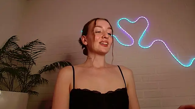 WhitePrincessLuna webcam