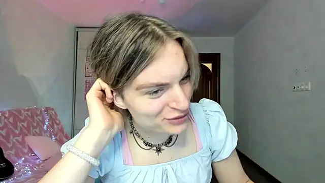 milliKira006 webcam