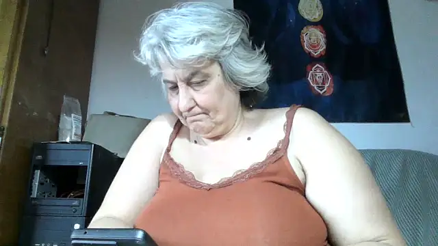 ExquisiteMature webcam