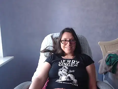LuckyLisa23 webcam