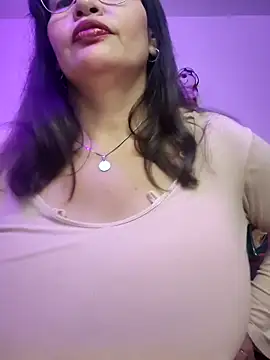 esmeralda_milf webcam