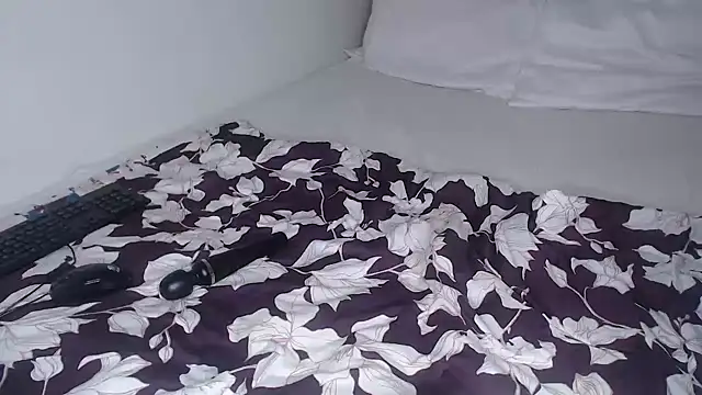 Bella_2025 webcam
