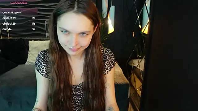 ChloeSunny webcam