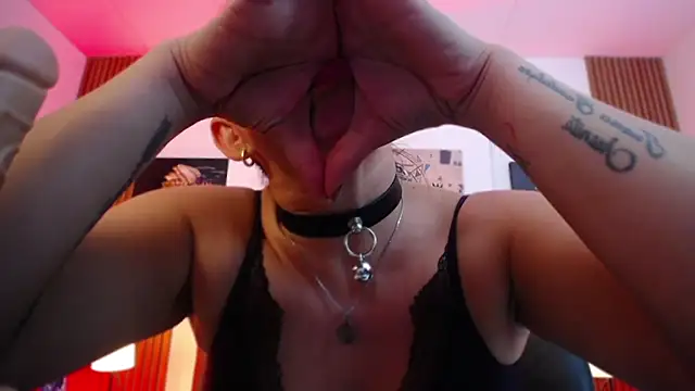 milfsecret69 webcam