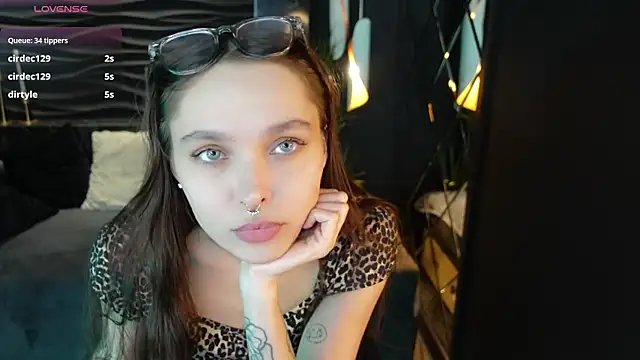 ChloeSunny webcam