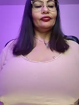 esmeralda_milf webcam