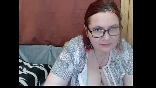 PlayfullMature webcam