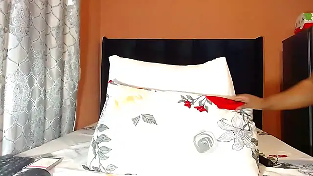 CurvyAssMandy webcam
