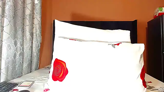 CurvyAssMandy webcam