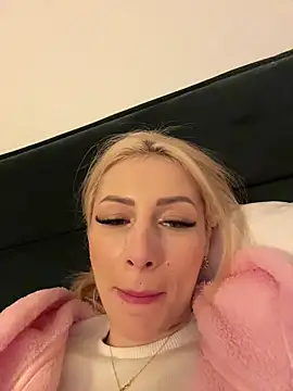 AngieShae webcam
