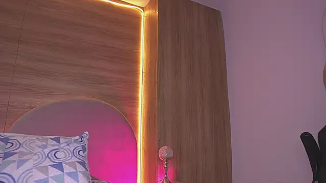 alexaa_walker webcam