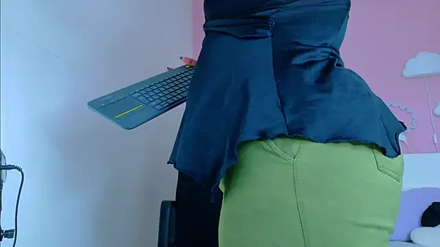 SeleneGibson__ webcam