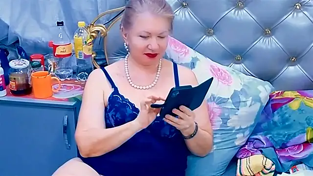 Hornystepmom29 webcam