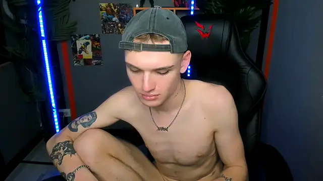 Lucas_Moran webcam