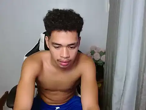 curlyasian_njxx webcam
