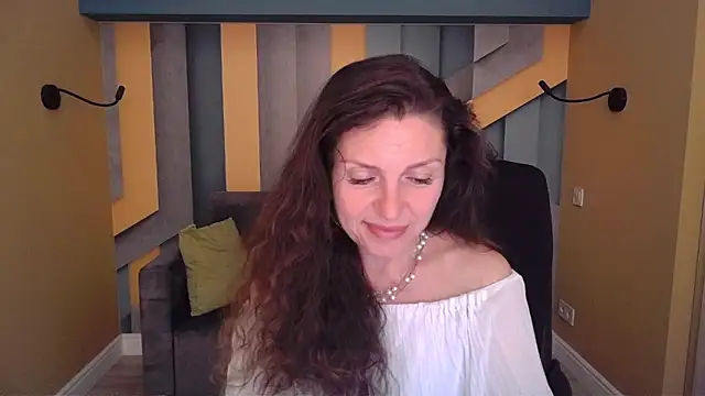 EllaLong webcam