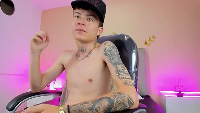 Nascary_Fox webcam