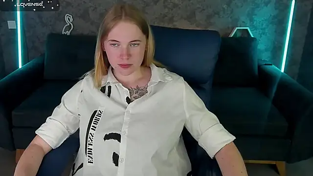 NikkyReyyy webcam