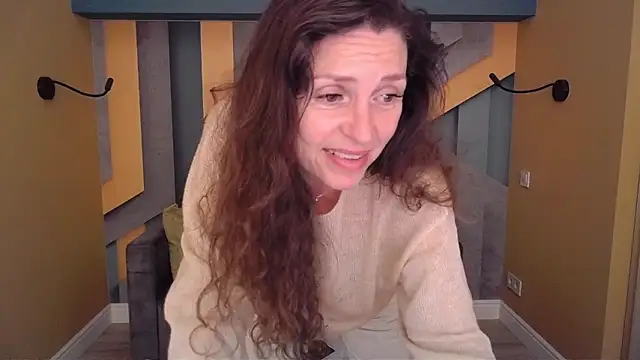 EllaLong webcam
