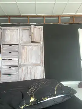 EmilyNoir1 webcam