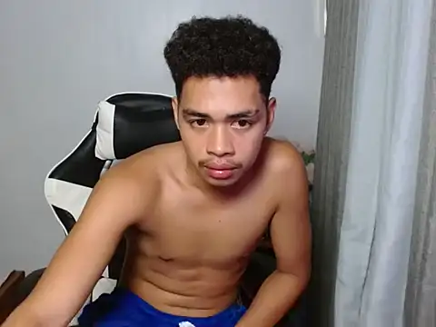 curlyasian_njxx webcam