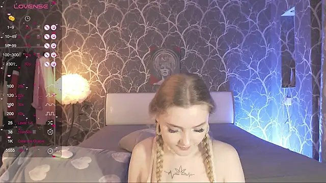 MiaMiaMeow webcam