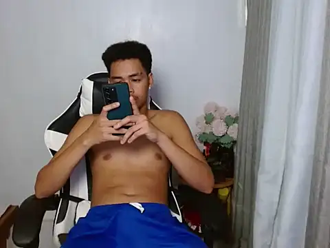 curlyasian_njxx