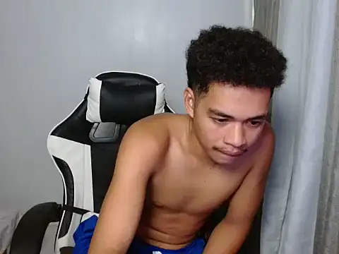 curlyasian_njxx webcam