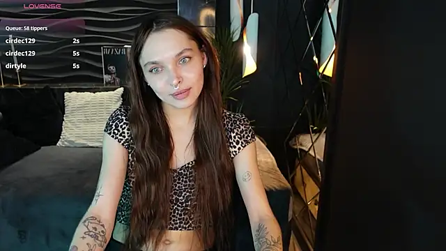 ChloeSunny webcam