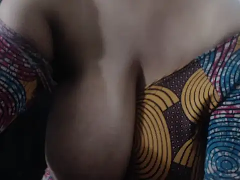 XHotJuicyBootyXX webcam