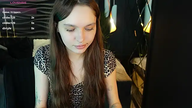 ChloeSunny webcam