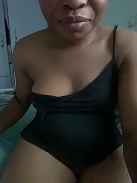 PrettyNina77 webcam