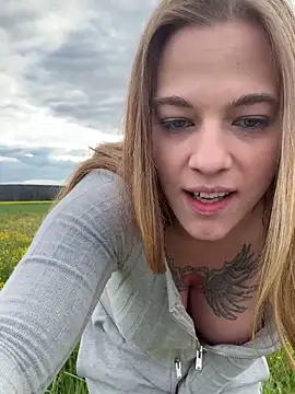 Luna_Lynn webcam