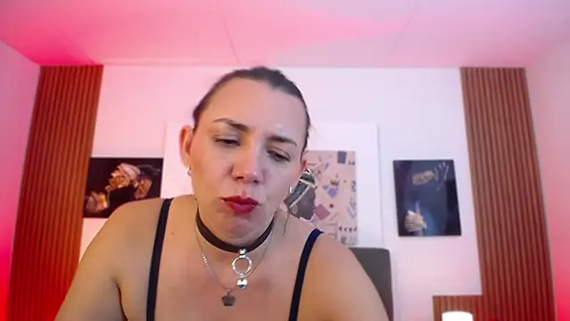 milfsecret69 webcam