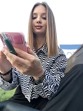 KrisMagnoly webcam