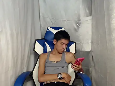 riks_tyler (Ask my age) - reach my goals to get me naked and cum