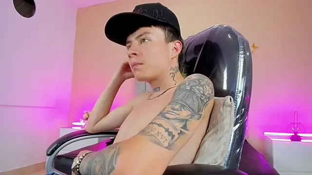 Nascary_Fox webcam