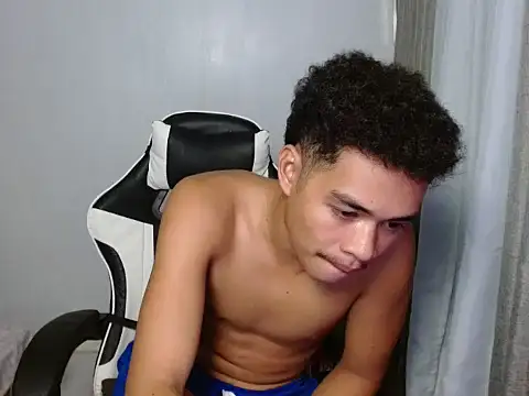 curlyasian_njxx webcam