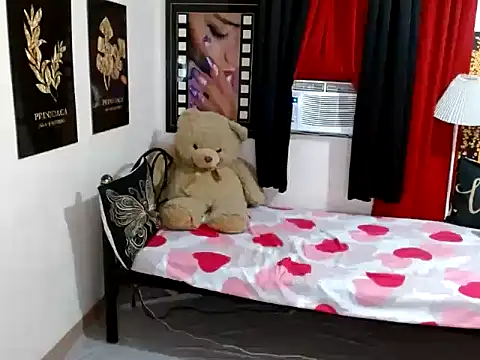 TSbrianaHugeCock webcam