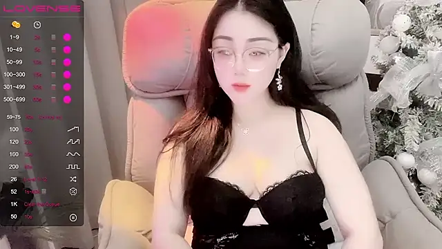 Monica-666888- webcam