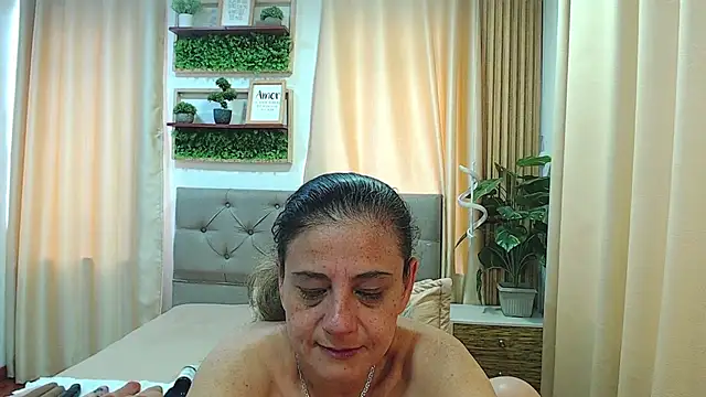 sasi_luna webcam
