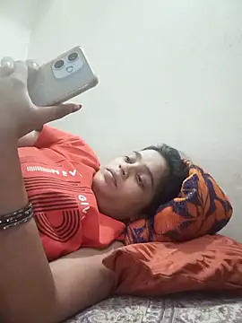 Trisha_71 webcam
