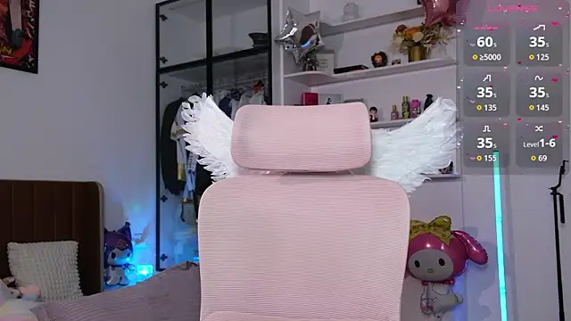 HolliWould_ webcam